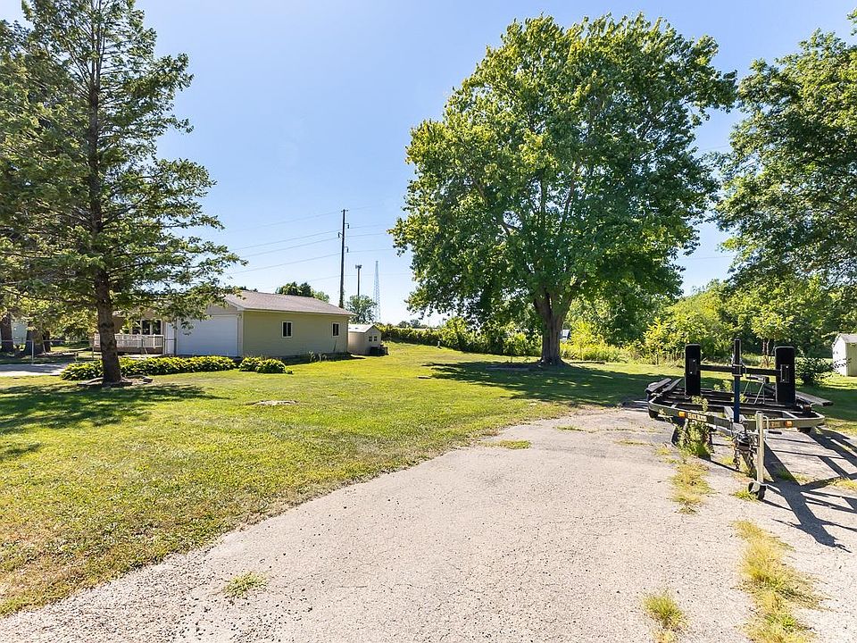 2nd image of 207 Iroquois Trl