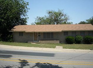 303 S Trinity St, Decatur, TX 76234