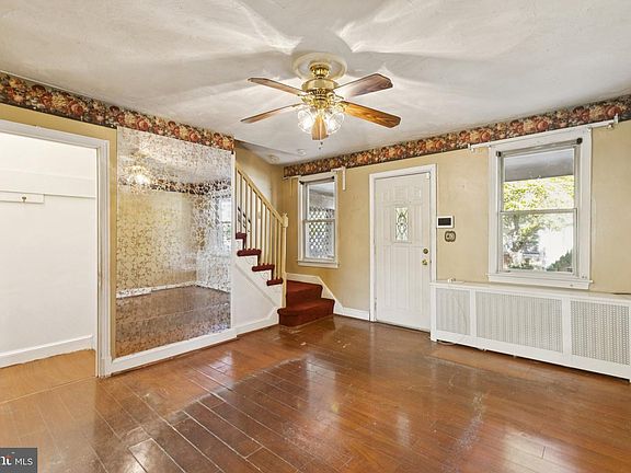 3rd image of 1633 R St SE