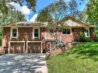 2012 NE 34th Pl, Kansas City, MO 64116