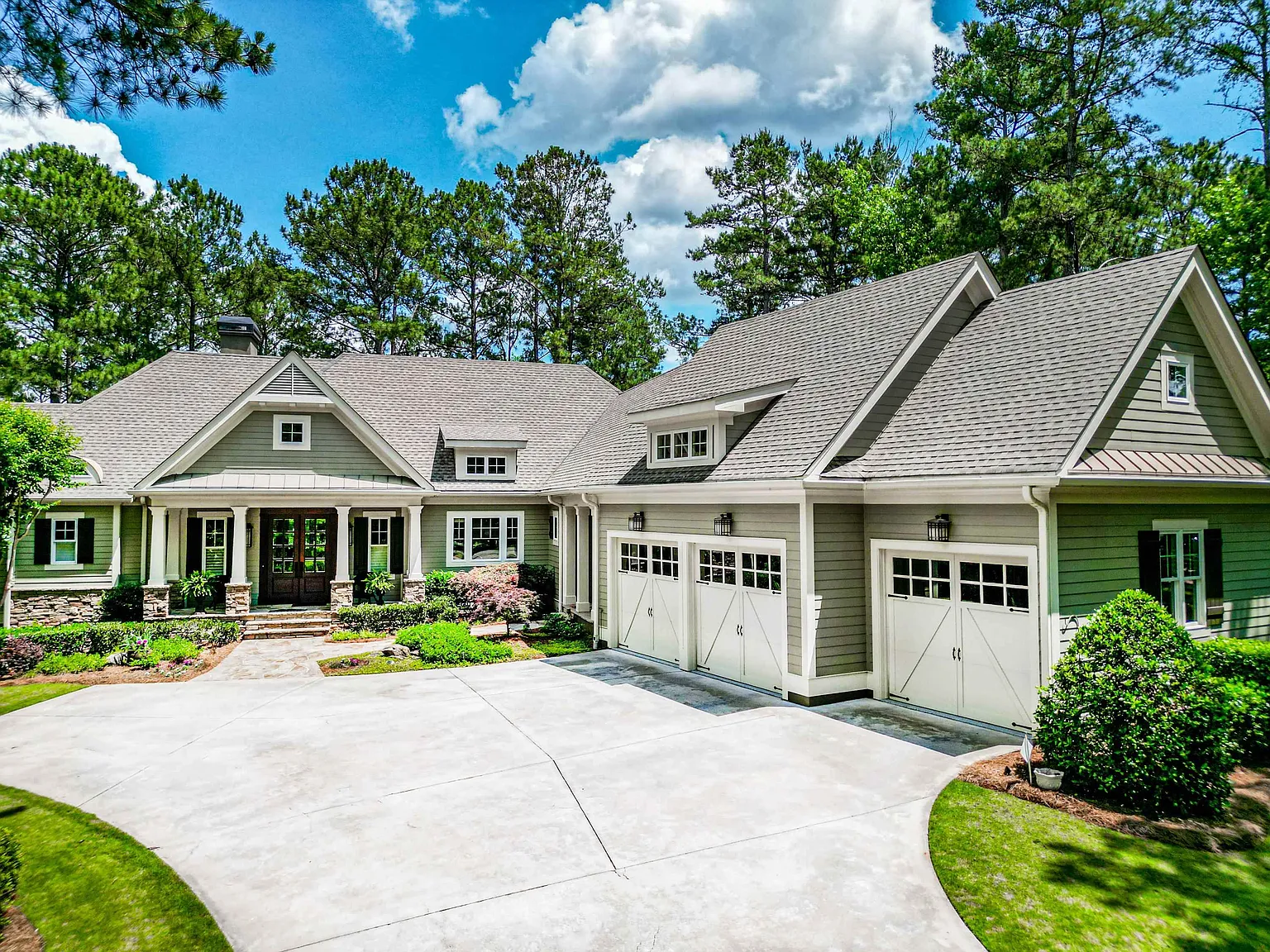 1081 Brookside photo 1