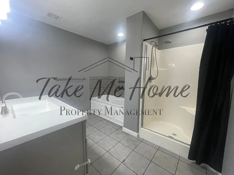821 S Barberry Ct — Photo 4