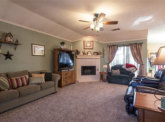 2nd image of 202 Harvest Bend Dr