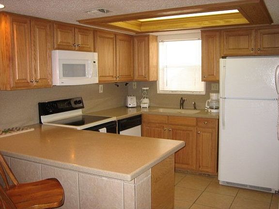 4th image of 2401 Gulf Blvd #110