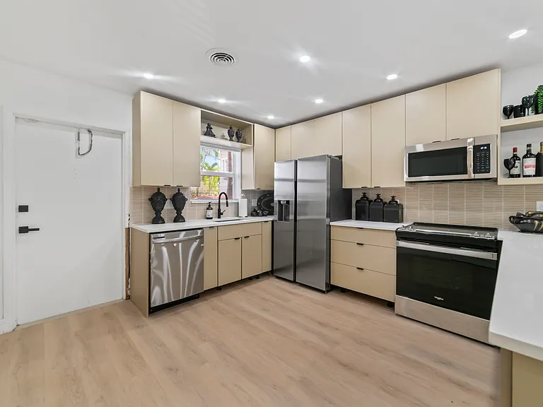 4812 NE 23rd Ave #3 — Photo 14
