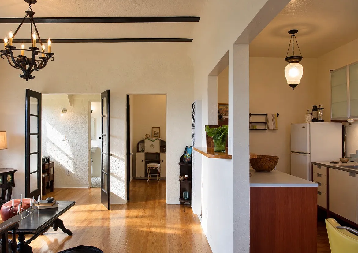 2 bed, 900 sqft, $3,495 — Photo 1