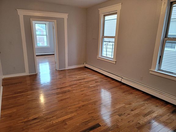 3rd image of 546 15th Ave Floor 2