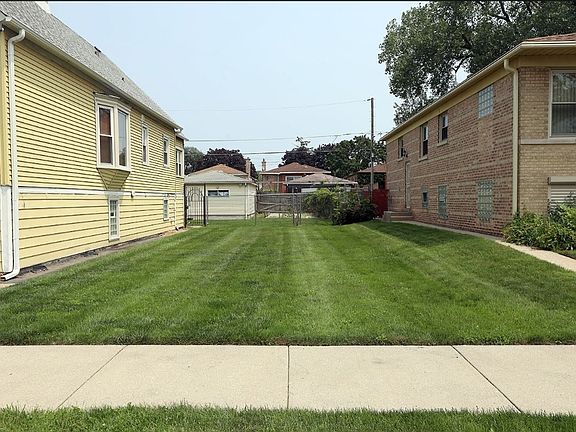 3rd image of 9143 S Crandon Ave