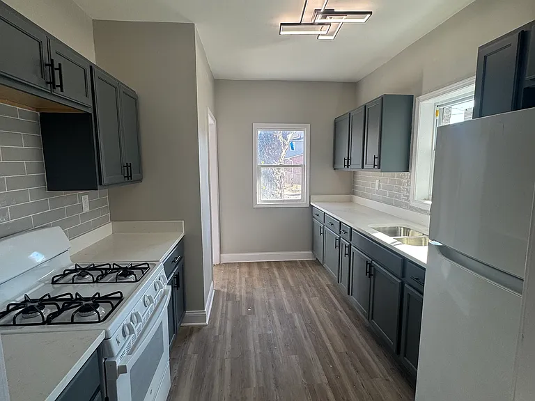 413 Garfield St — Photo 4