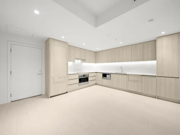 4928 Quebec St #406, Vancouver, BC V5W 2N2