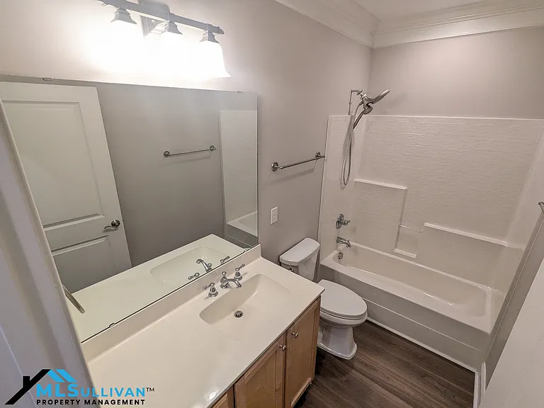 501 Finsbury St #204-1 — Photo 10