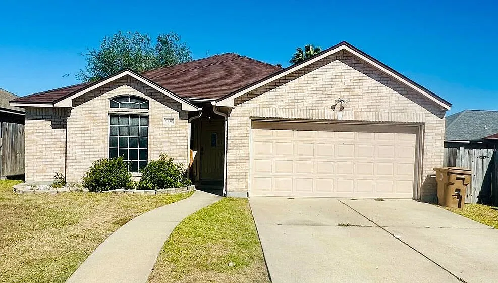 3 bed, 1300 sqft, $2,000 — Photo 1