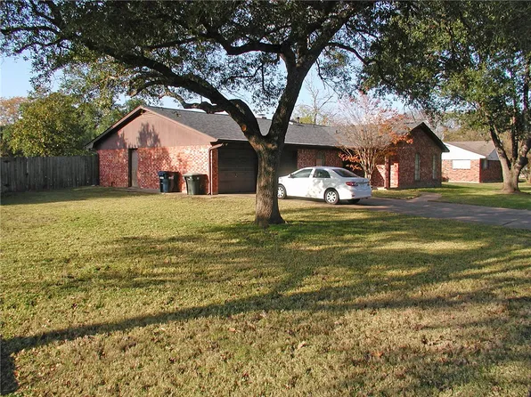 1902 Bee Creek Dr, College Station, TX 77840