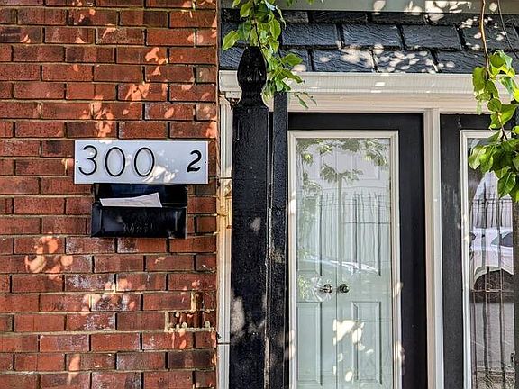2nd image of 300 W Leigh St #2