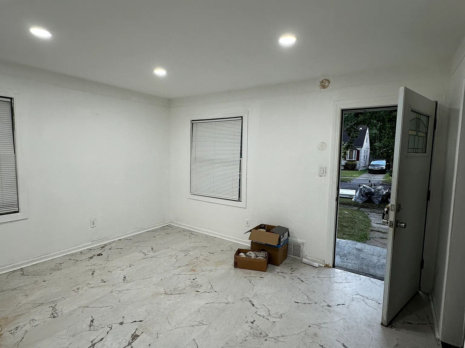 3 bed, 687 sqft, $1,500 — Photo 4