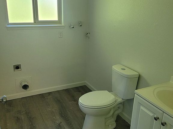 3rd image of 748 N 12th Ave