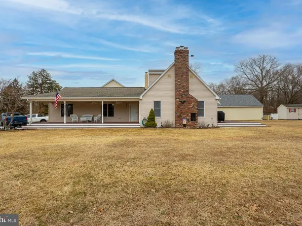 Blackhead 6609 Rd, Middle River, MD 21220