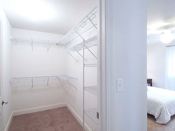 4th image of 409 Brunswick Dr APT 6