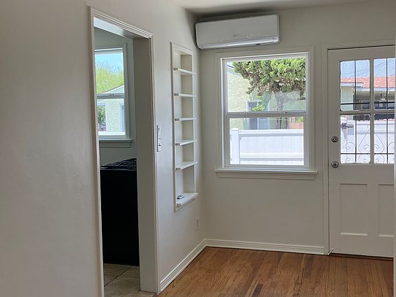 5th image of 4458 Linden Ave APT 1