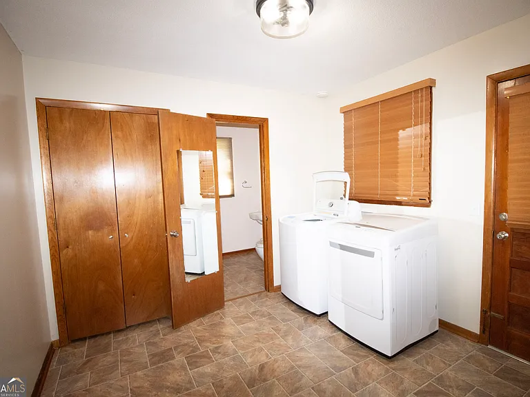 111 Ashley Ln — Photo 15