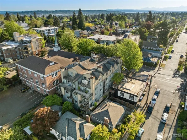 7814 Greenwood Avenue N #205, Seattle, WA 98103