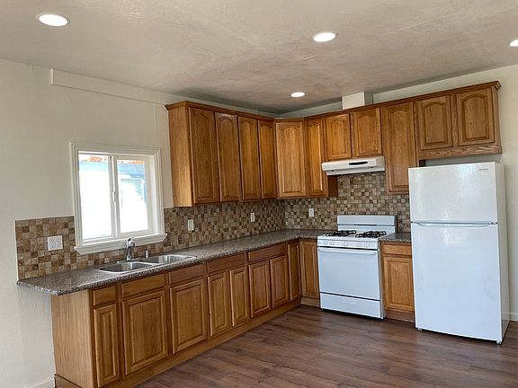 5th image of 1396 E 27th St #A