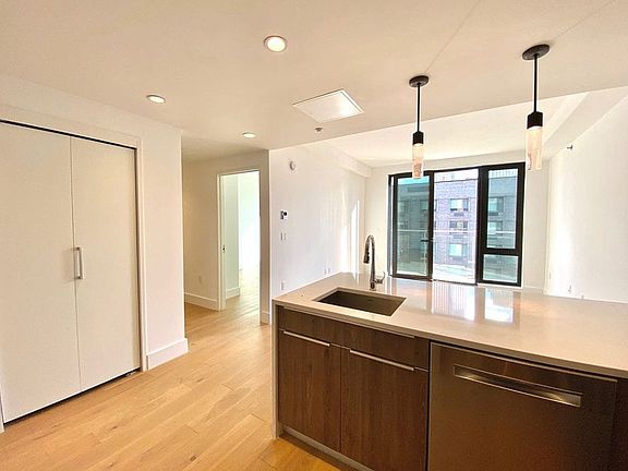 4th image of 4620 11th St APT 5E