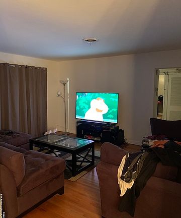 5th image of 234 Green Meadow Dr