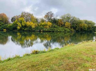 1929 N Lake Dr, Pekin, IL