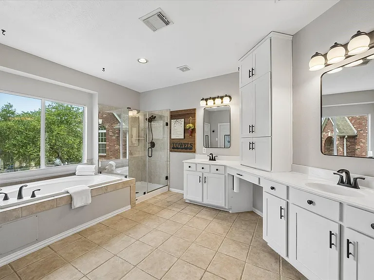 1125 Shady Knoll Ln — Photo 19