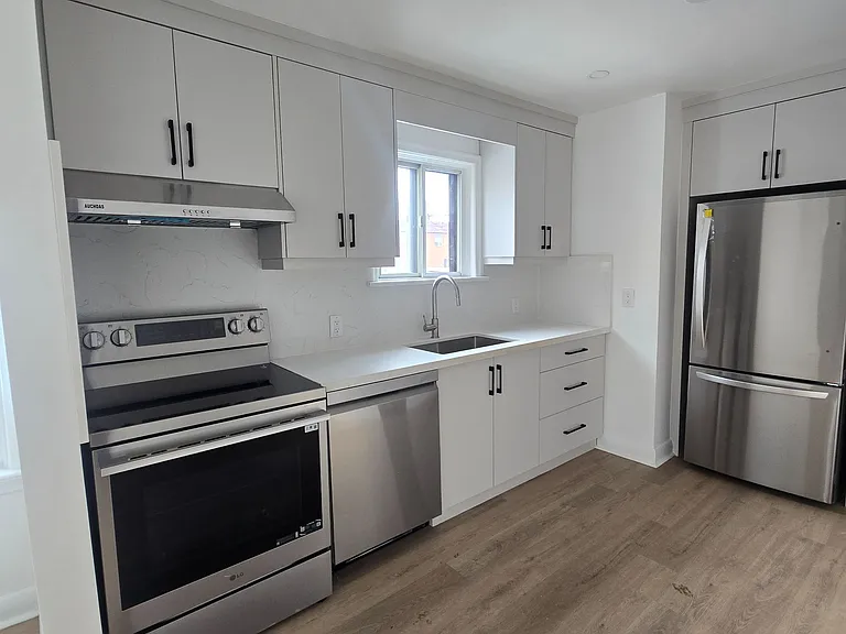 46 Pitt Ave — Photo 7