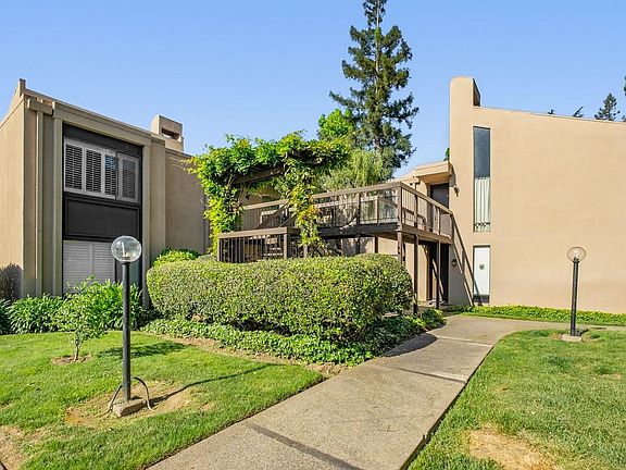 3rd image of 2202 Woodside Ln Unit 8