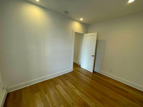 5th image of 301 W 111th St APT 3B