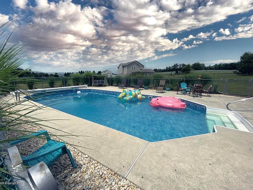 2nd image of 204 Bittenbender Dr