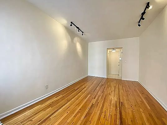 5th image of 349 E 78th St #4G
