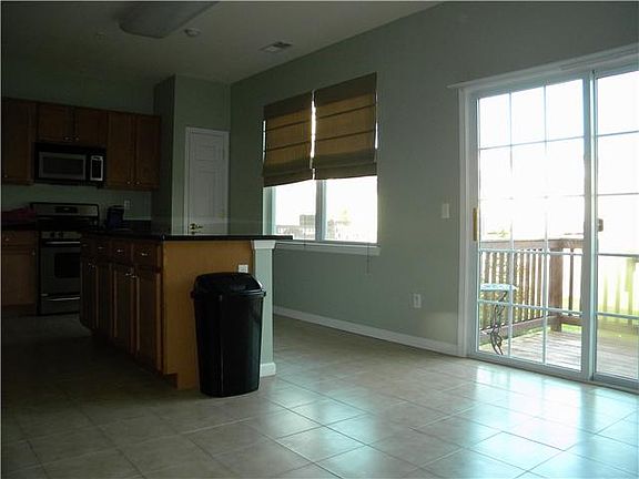 5th image of 103 Woodlake Dr