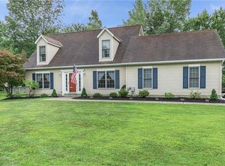 1430 Amberwood Ln, Painesville, OH 44077