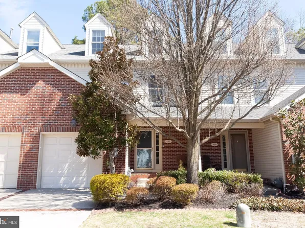 403 Williamsburg Ct, Marlton, NJ 08053