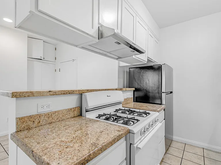 8729 Willis Ave. — Photo 6