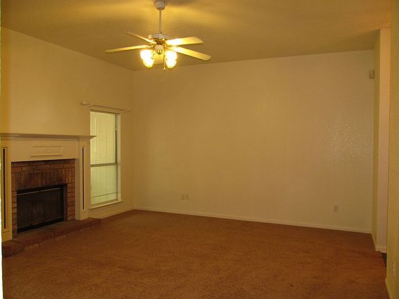 4th image of 3114 Red Oak Dr