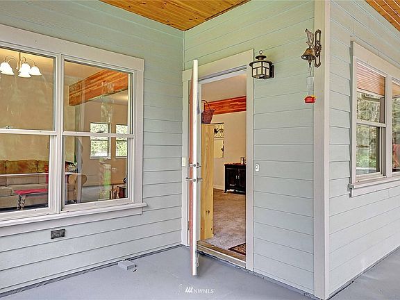 4th image of 215 Parkside Dr