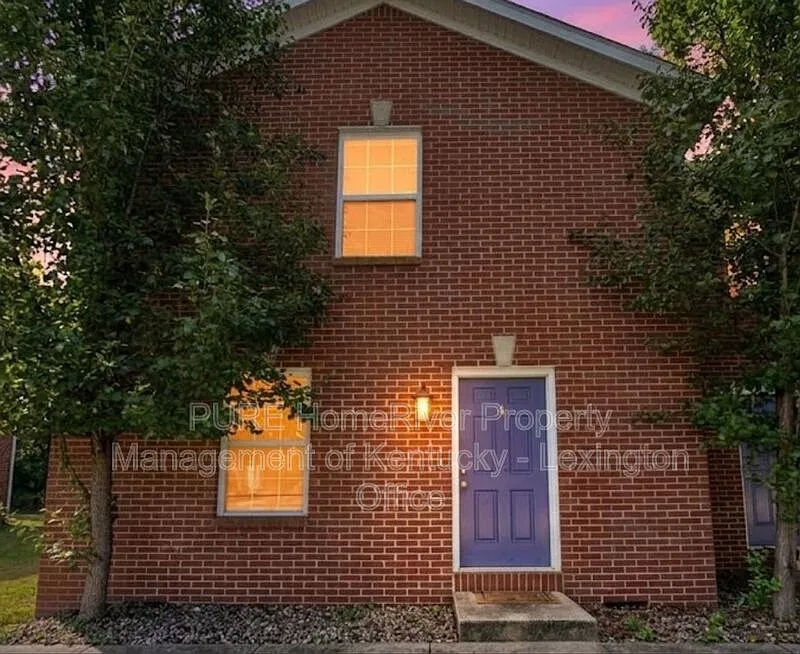 3 bed, 2.5 bath, 1000 sqft, $1,095 — Photo 2