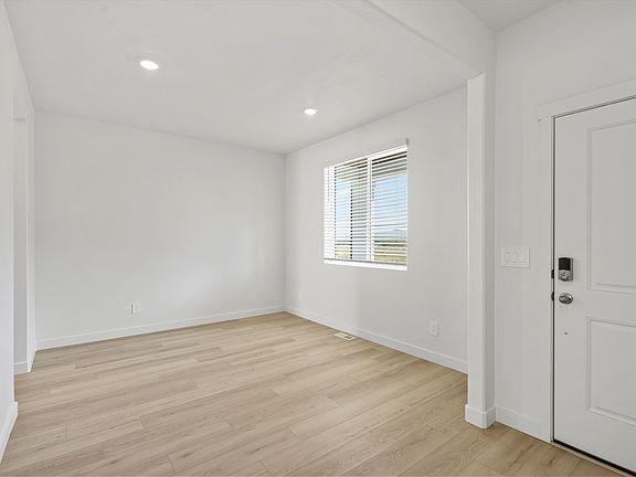 Front Flex Space