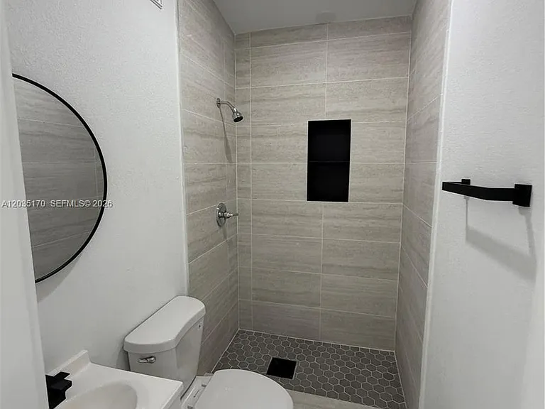 3220 Plaza St — Photo 8