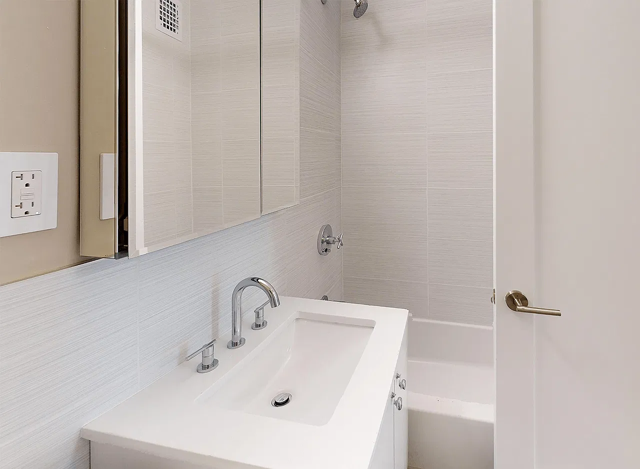 310 Greenwich St — Photo 1