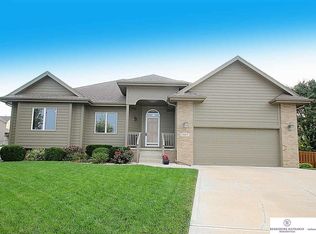 15217 Corby St, Omaha, NE 68116