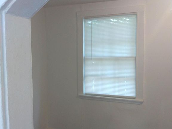 3rd image of 150 N Clark Dr #6