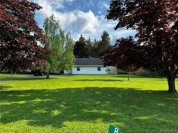 8460 Ridge Rd, Gasport, NY 14067