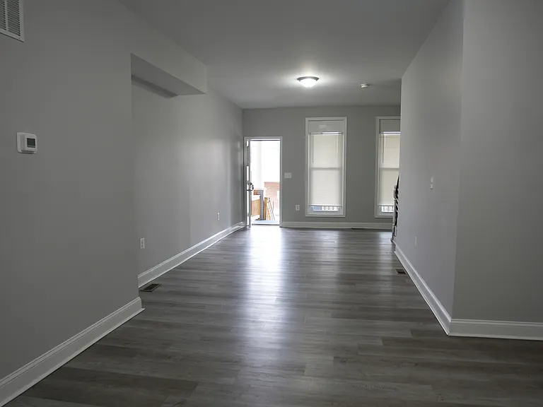1628 N Ellamont St — Photo 9