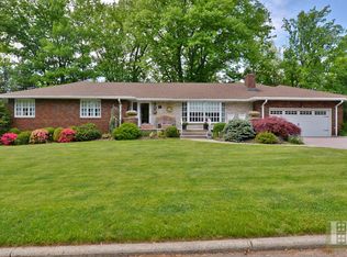33 Tancin Ln, Clifton, NJ 07013